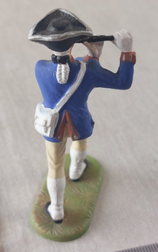 Ancien soldat, joueur de flute, en plastique peint, Elastolin
