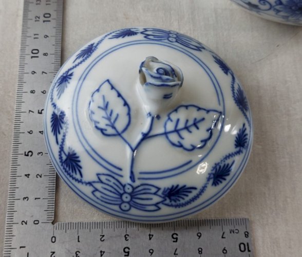 Ancien sucrier, décor Blue Onion / porcelaine Tchécoslovaquie / Czech