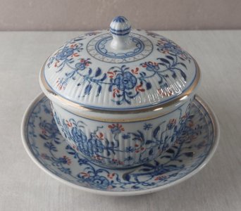 Ancien sucrier en porcelaine, décor fleurs et oiseaux, Greiner Rauenstein