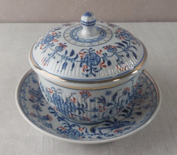 Ancien sucrier en porcelaine, décor fleurs et oiseaux, Greiner Rauenstein