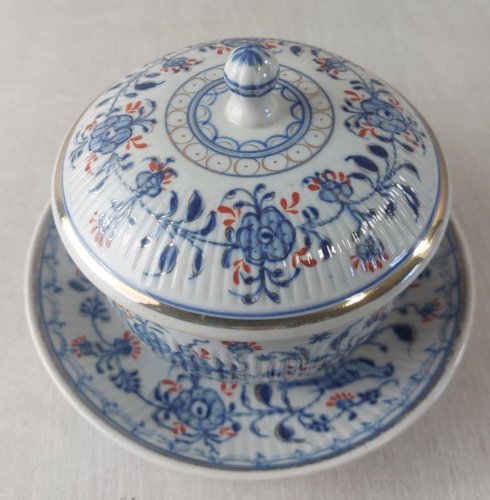 Ancien sucrier en porcelaine, décor fleurs et oiseaux, Greiner Rauenstein