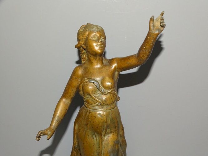 -ANCIEN SUJET REGULE LA PAIX par ROUSSEAU pour PENDULE GARNITURE DE CHEMINEE  D