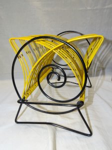 - ANCIEN SUPPORT PORTE DISQUES VINYLES METAL & SCOUBIDOU JAUNE & NOIR VINTAGE  D