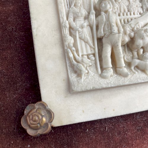 Ancien tableau bas-relief en pierre calcaire scène paysanne signé CF Becker