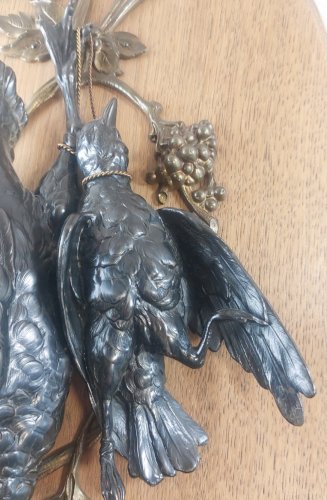 Ancien tableau / trophée de chasse, en bois et métal ^
