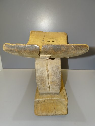 -ANCIEN TABOURET AFRICAIN BOIS SCULPTE ART TRIBAL de SAGE BOIS ASHANTI GHANA?
