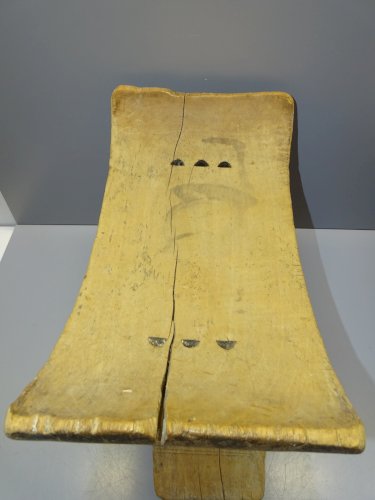 -ANCIEN TABOURET AFRICAIN BOIS SCULPTE ART TRIBAL de SAGE BOIS ASHANTI GHANA?