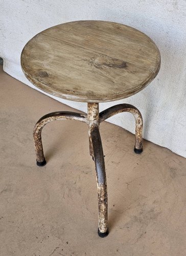 Ancien tabouret datelier en teck + fer forgé