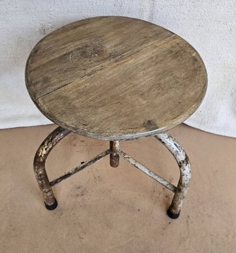 Ancien tabouret datelier en teck + fer forgé