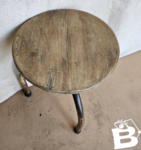 Ancien tabouret datelier en teck + fer forgé