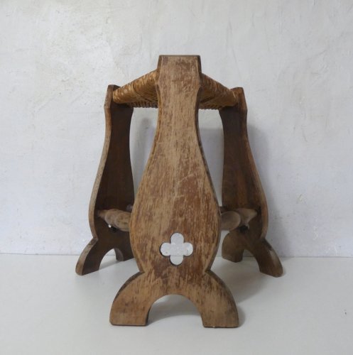ancien tabouret tripode en bois et paille