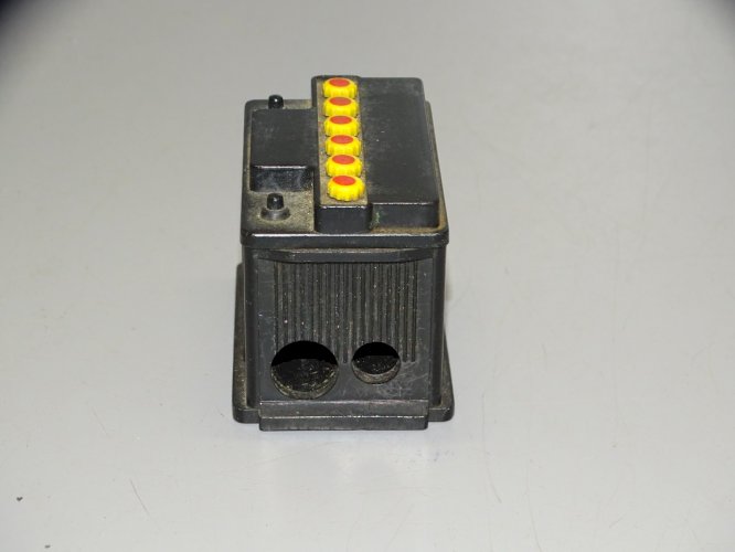- ANCIEN TAILLE CRAYONS PUBLICITAIRE BATTERIE BOSCH COLLECTION DECO GARAGE