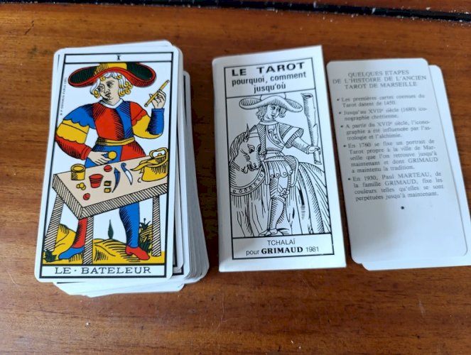 Ancien tarot de Marseille cartomancie grimaud année 80-90 en bon état