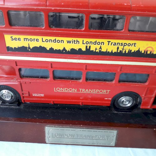 Ancien téléphone bus anglais