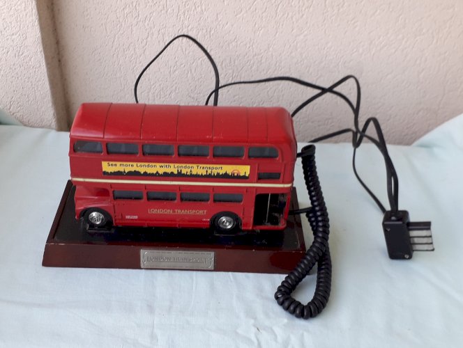 Ancien téléphone bus anglais