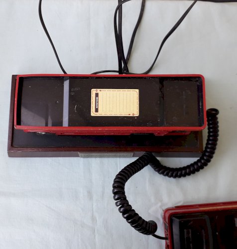 Ancien téléphone bus anglais