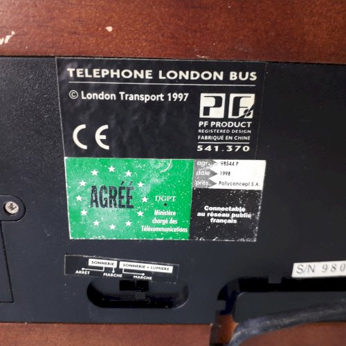 Ancien téléphone bus anglais