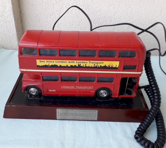 Ancien téléphone bus anglais