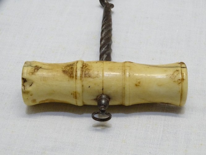 -ANCIEN TIRE BOUCHON XIXe TIGE FER Forgé JUS de GRENIER COLLECTION