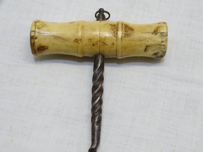 -ANCIEN TIRE BOUCHON XIXe TIGE FER Forgé JUS de GRENIER COLLECTION