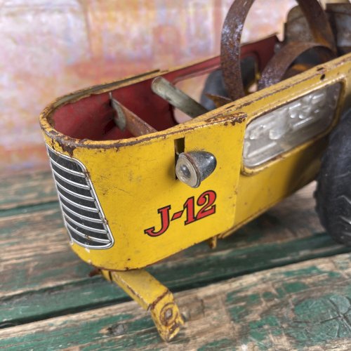 Ancien Tracteur Joustra J-12 en Tôle – Pour Pièces ou à Restaurer – Rare !