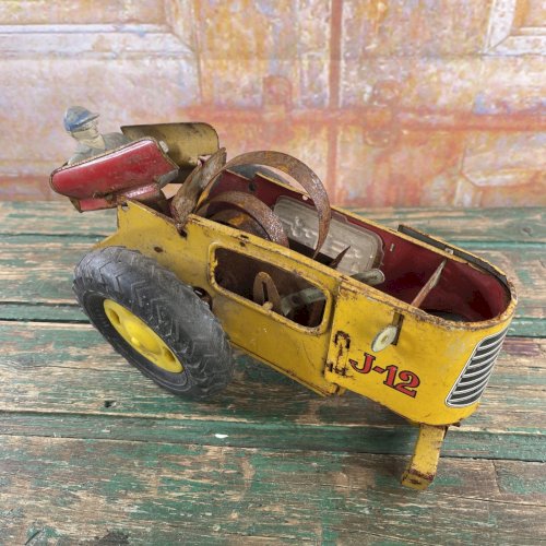 Ancien Tracteur Joustra J-12 en Tôle – Pour Pièces ou à Restaurer – Rare !