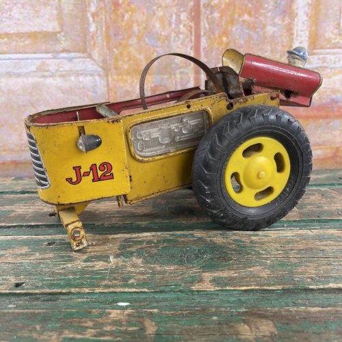 Ancien Tracteur Joustra J-12 en Tôle – Pour Pièces ou à Restaurer – Rare !