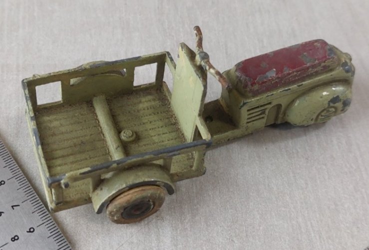 Ancien triporteur / marchand de glace / Vespa, en métal, Solido