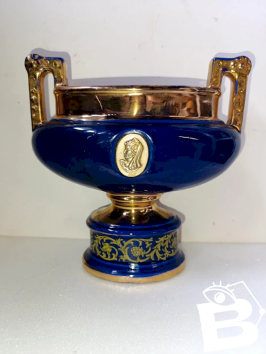 Ancien vase à anse de couleur bleu cobalt de marque CAL de fabrication italienne en bon état.