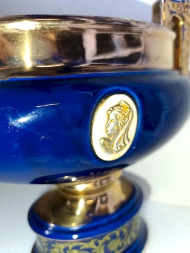 Ancien vase à anse de couleur bleu cobalt de marque CAL de fabrication italienne en bon état.