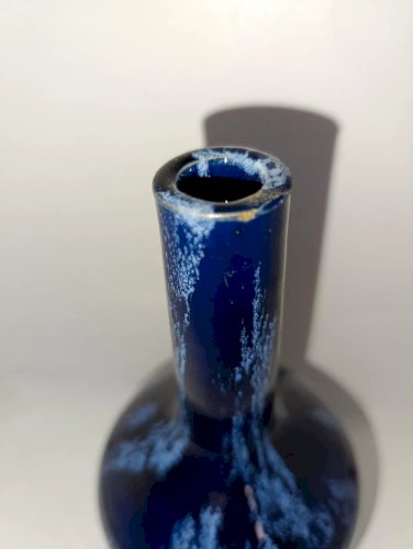 ancien vase à coulure bleu non signé en bon etat