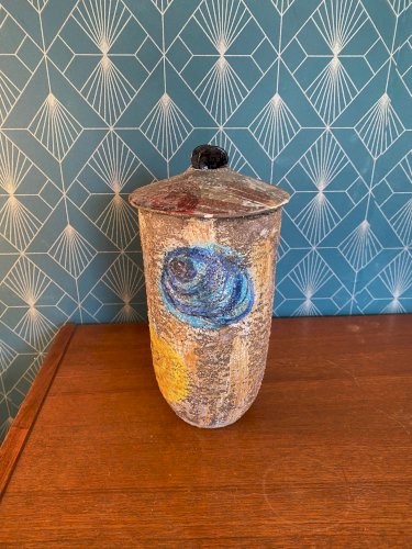 Ancien vase à couvert, terre cuite émaillée, école Italienne Romacréa, 1950.