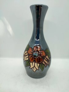 ancien vase à decor floral en bon etat