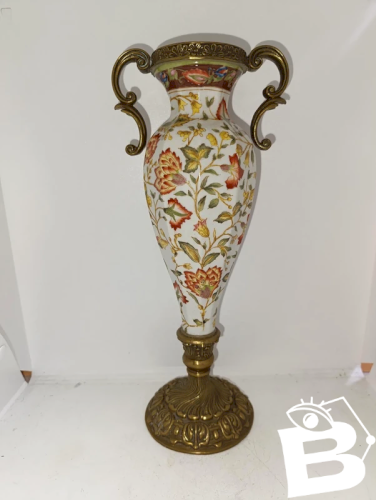 ancien vase asiatique en porcelaine avec monture bronze debut 20eme en bon etat