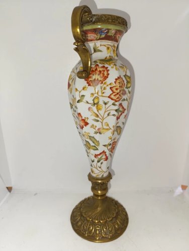ancien vase asiatique en porcelaine avec monture bronze debut 20eme en bon etat