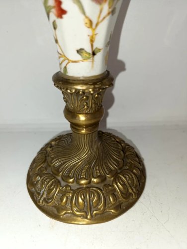 ancien vase asiatique en porcelaine avec monture bronze debut 20eme en bon etat