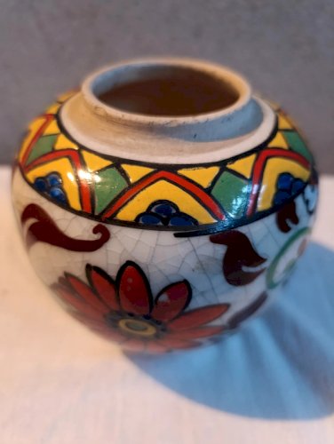ancien vase boule en ceramique craquelé à decor floral en bon etat
