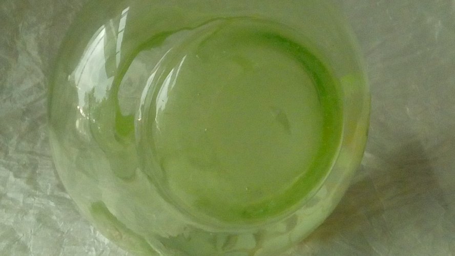 ANCIEN VASE BOULE EN VERRE EMAILLE EMAIL GRAS**