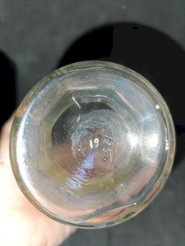 ancien vase /bouteille en verre à facette decor emaillé Legras? en bon etat