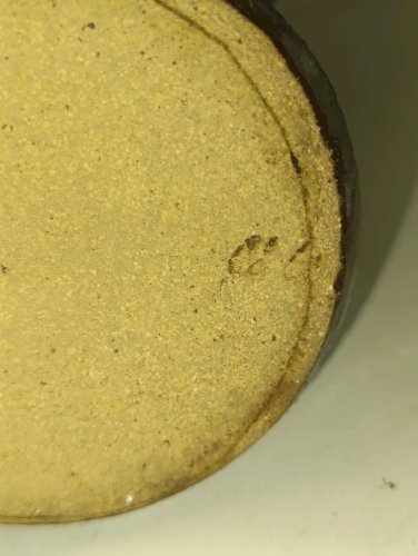 ancien vase/ bouteille signé sous la base à determiner en bon etat