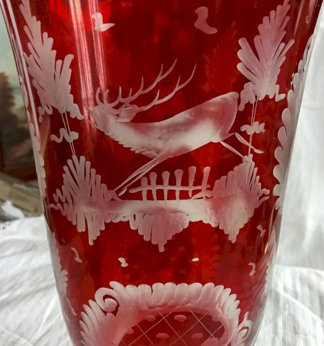 Ancien Vase Cristal Bohème Rouge/Décor Cerf Chasse Gravé/Old Red Crystal Vase/