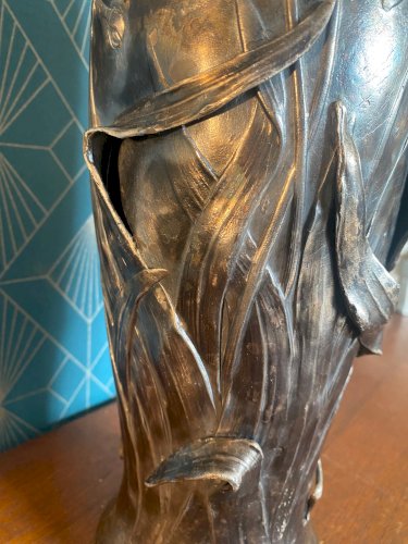 Ancien Vase en étain, rare ,"Metal Juventa Prima" époque art nouveau. Vers 1900.