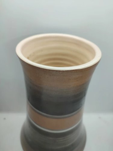 Ancien vase en grès tourné vernissé Décor floral signé Lemay, poterie de Novacelles en bel etat