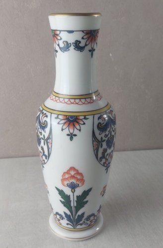 Ancien vase en opaline, peint, Sèvres