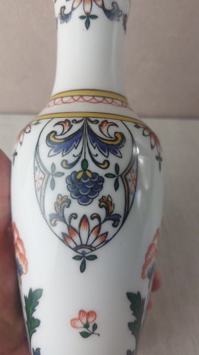 Ancien vase en opaline, peint, Sèvres