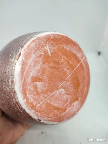 ancien vase en terre cuite signature a identifier dans le gout des productions Accolay en bon etat