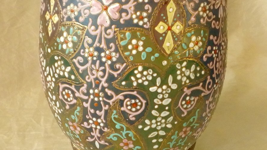 ANCIEN VASE EN VERRE EMAILLE EPOQUE 19 éme ACCIDENTÉ **
