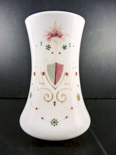 Ancien vase opaline de cristal blanche décor émaillé de blason et or fin H- 20cm