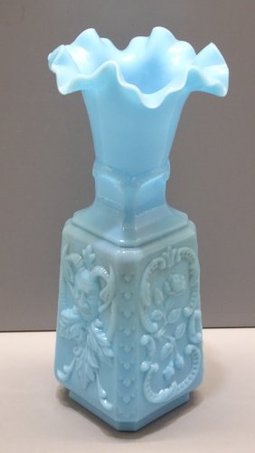 -ANCIEN VASE OPALINE de FOIRE BLEUE décor de Tête de DIABLE et Fleurs VITRINE  D