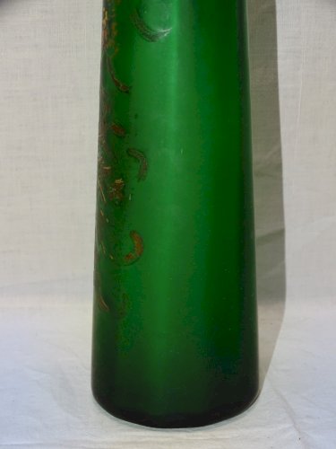 -ANCIEN VASE PATE DE VERRE de COULEUR VERTE MOTIFS Dorés Estompés VITRINE     D